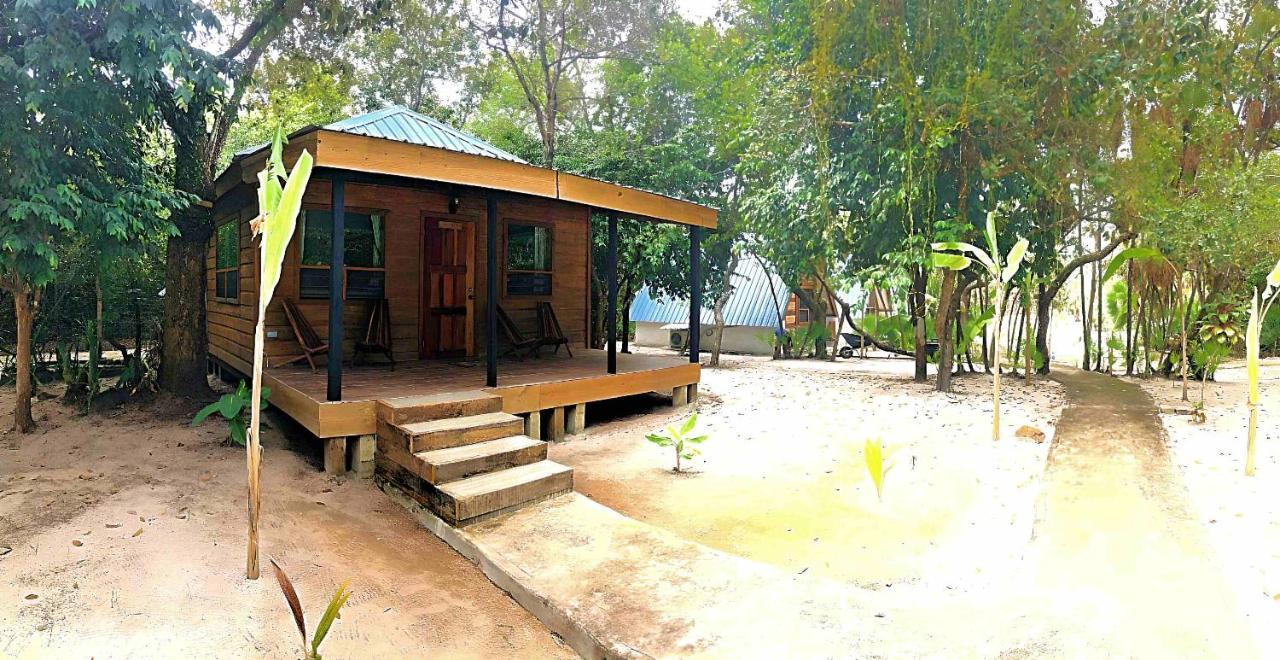 מאיה ביץ' Kin Resort Lodge מראה חיצוני תמונה