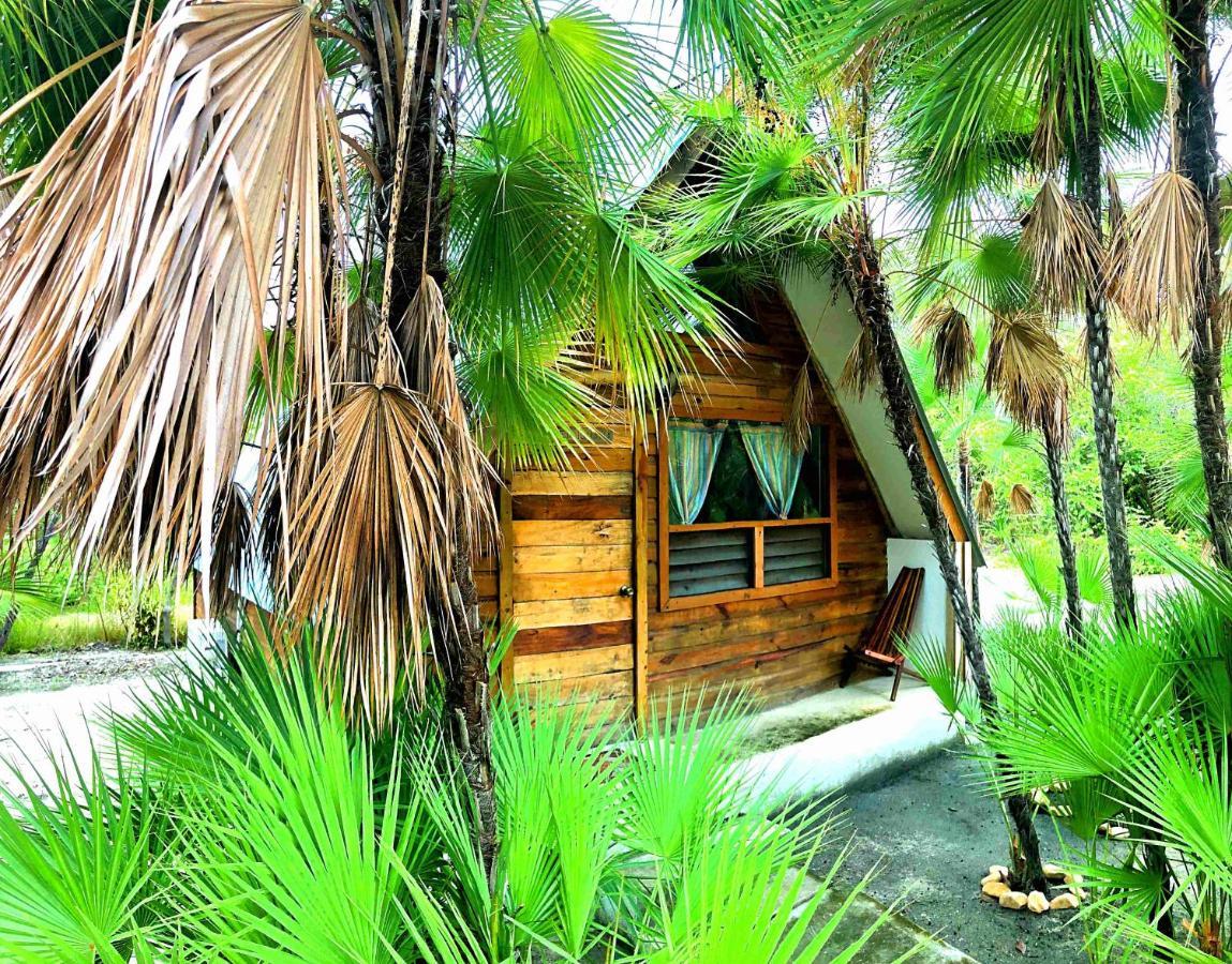 מאיה ביץ' Kin Resort Lodge מראה חיצוני תמונה