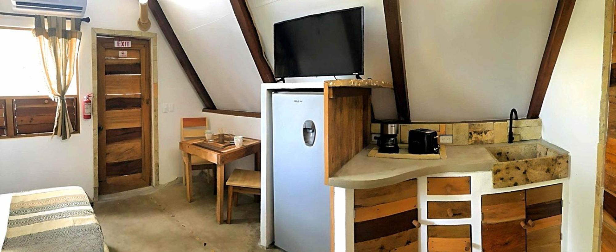 מאיה ביץ' Kin Resort Lodge מראה חיצוני תמונה