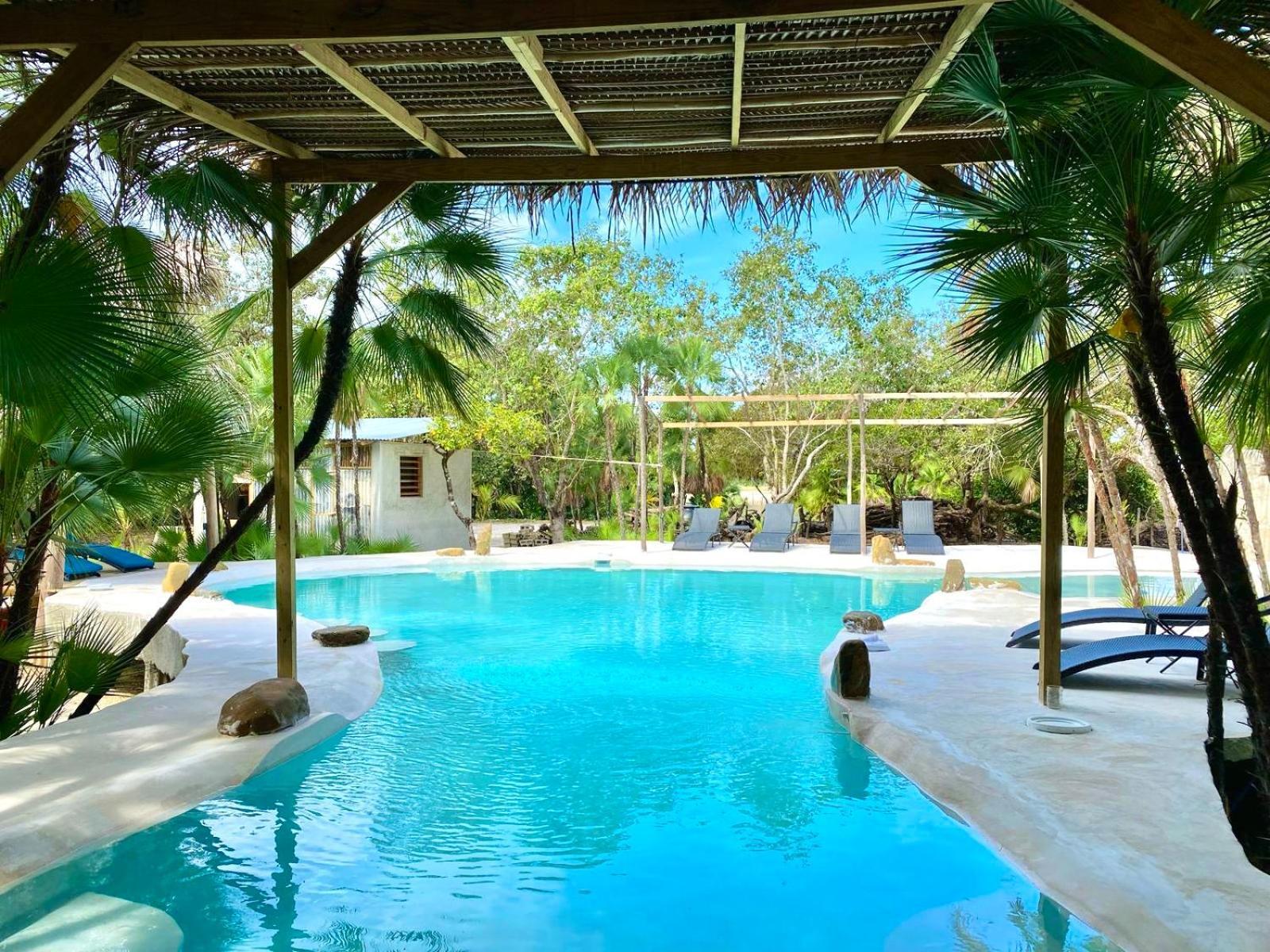 מאיה ביץ' Kin Resort Lodge מראה חיצוני תמונה