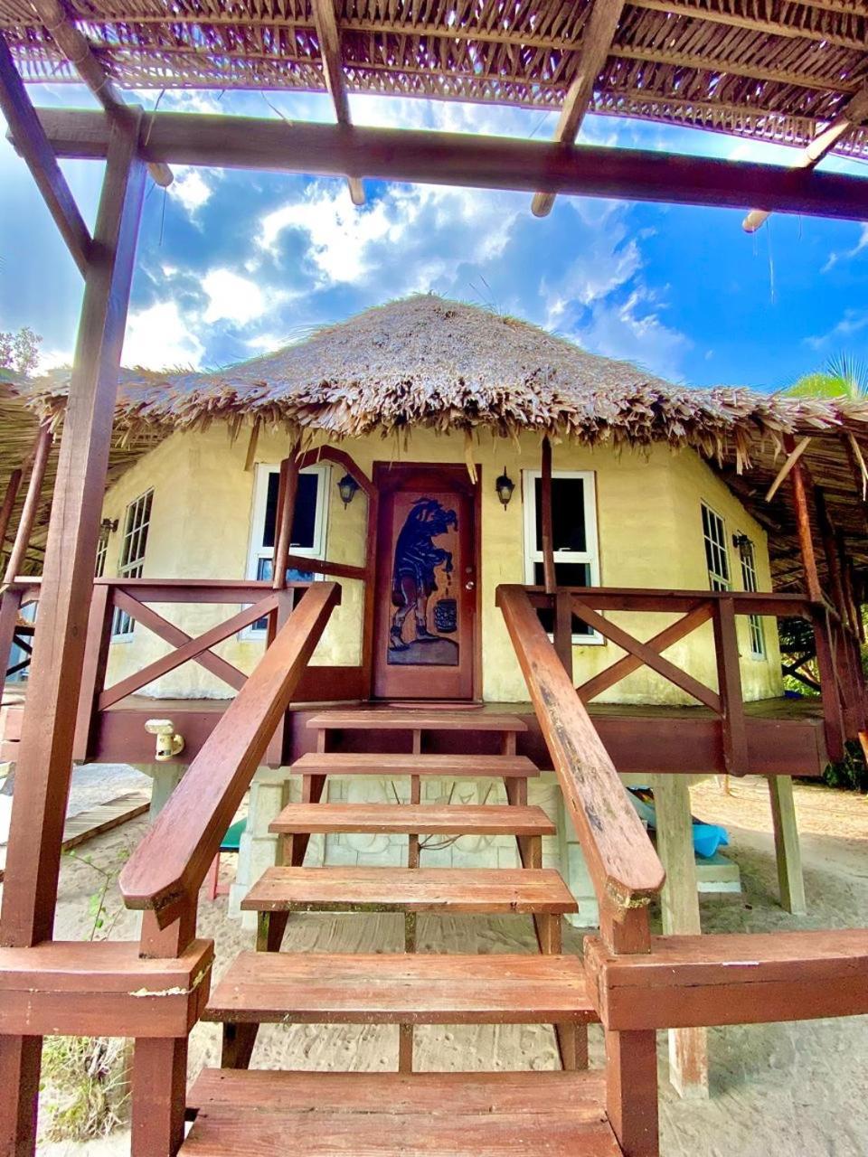מאיה ביץ' Kin Resort Lodge מראה חיצוני תמונה